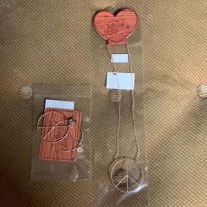 Southern Fried Chics Peace of Mind peace sign necklace/earrings in rose gold.